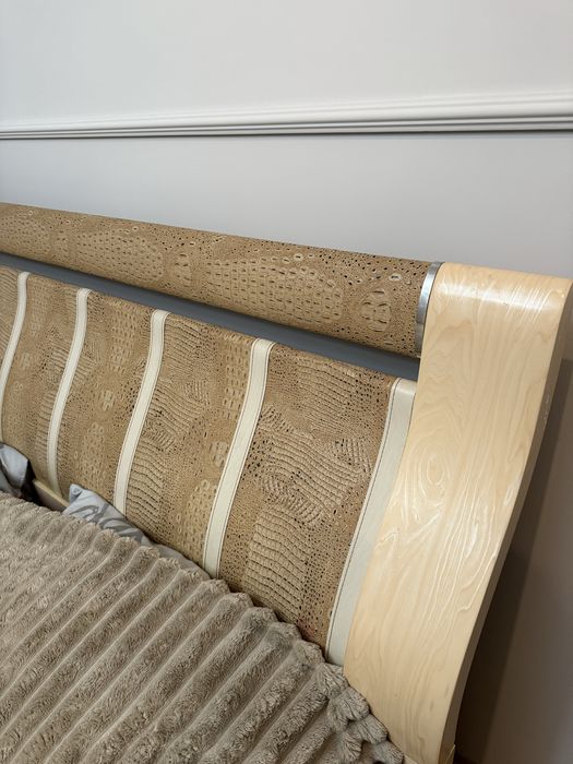 Продам двоспальне ліжко