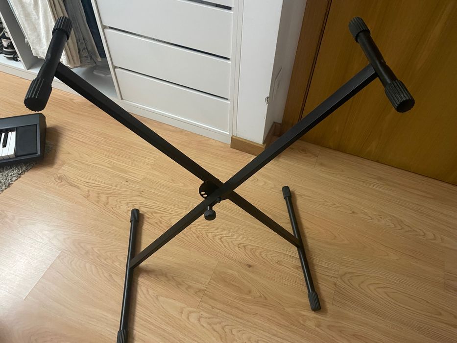 teclado com suporte como novo!