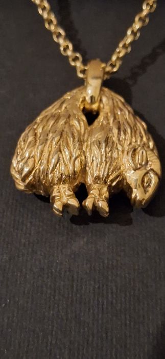 Pendente double size, com fio malha de prata . Dourado ouro 24k