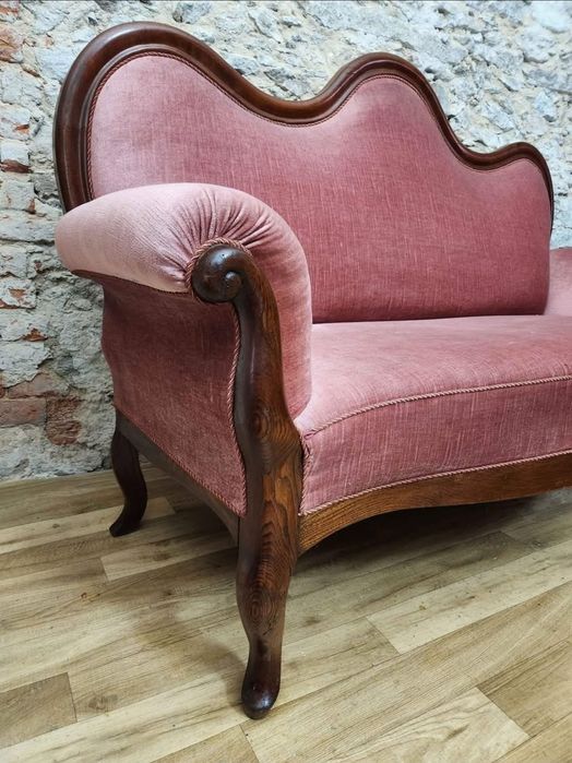 Stylowa sofa w stylu vintage – elegancja i charakter
