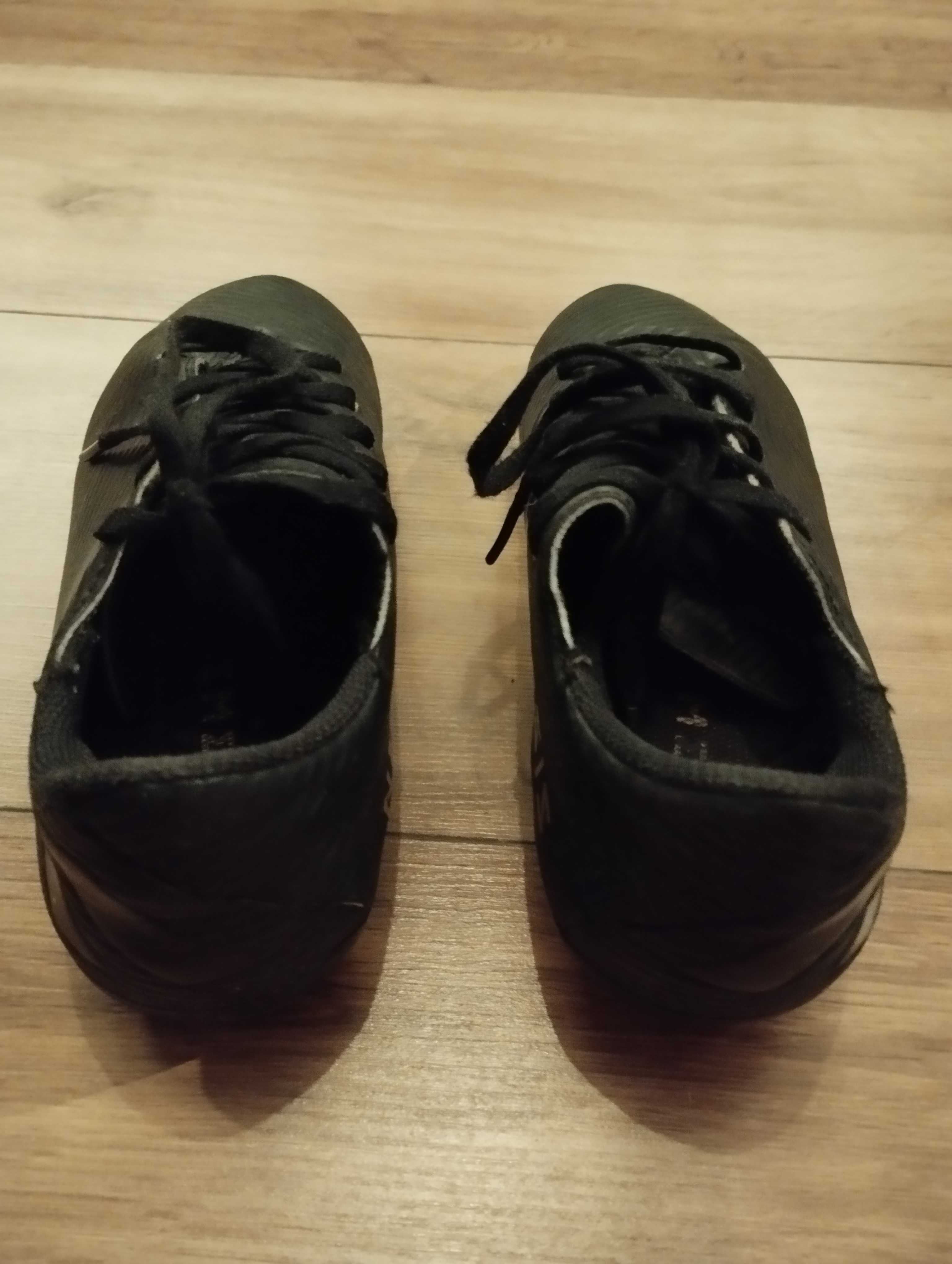 Czarne buty piłkarskie,korki Adidas Nemeziz,roz.36,wkładka 22