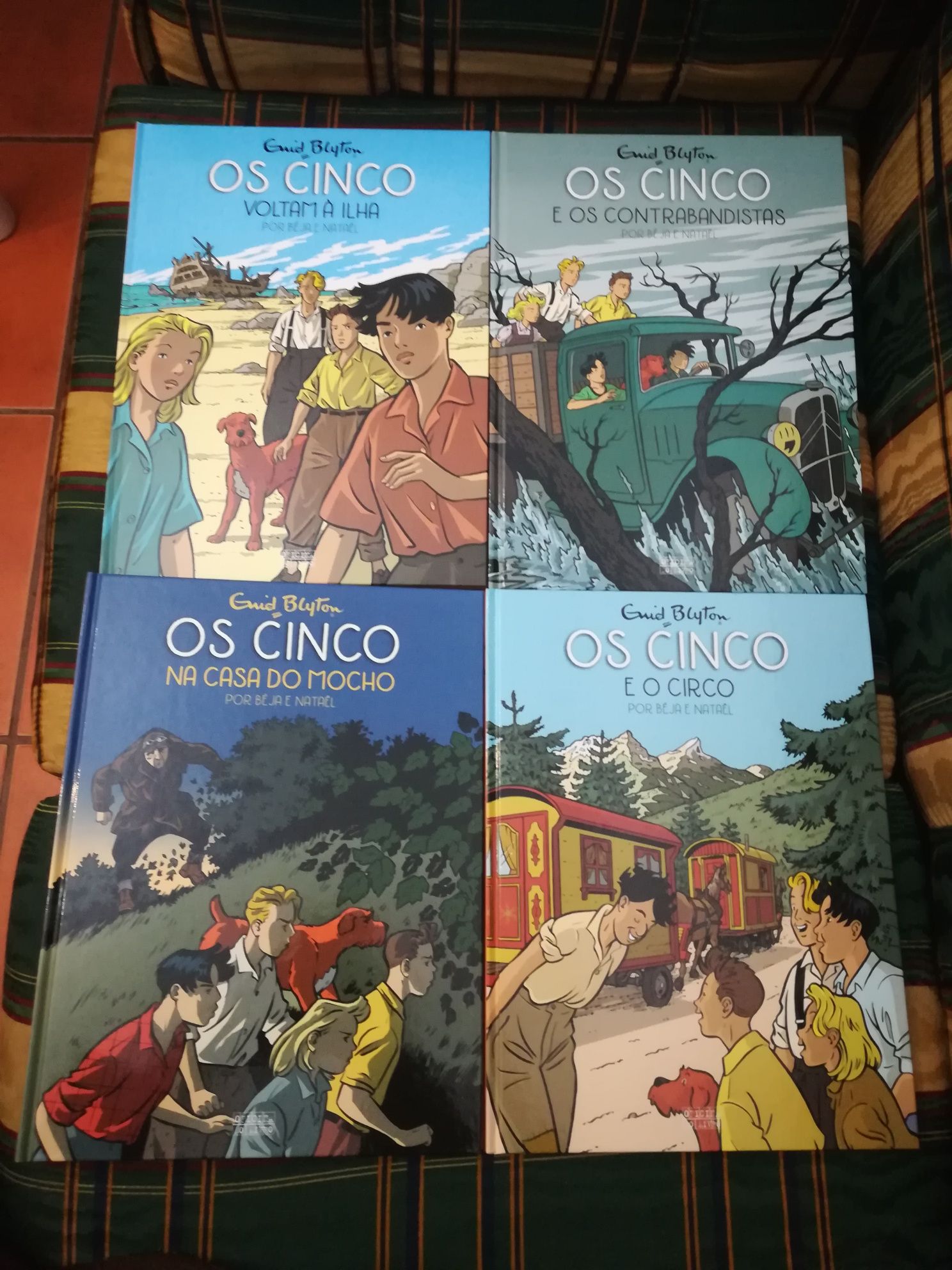 48 Livros de "Os Cinco" de Enid Blyton e O Pirata, em excelente estado