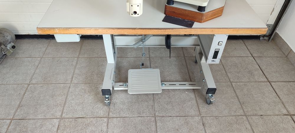 Maquina costura flatlock com alteração para malhete motor Efka dc 1500