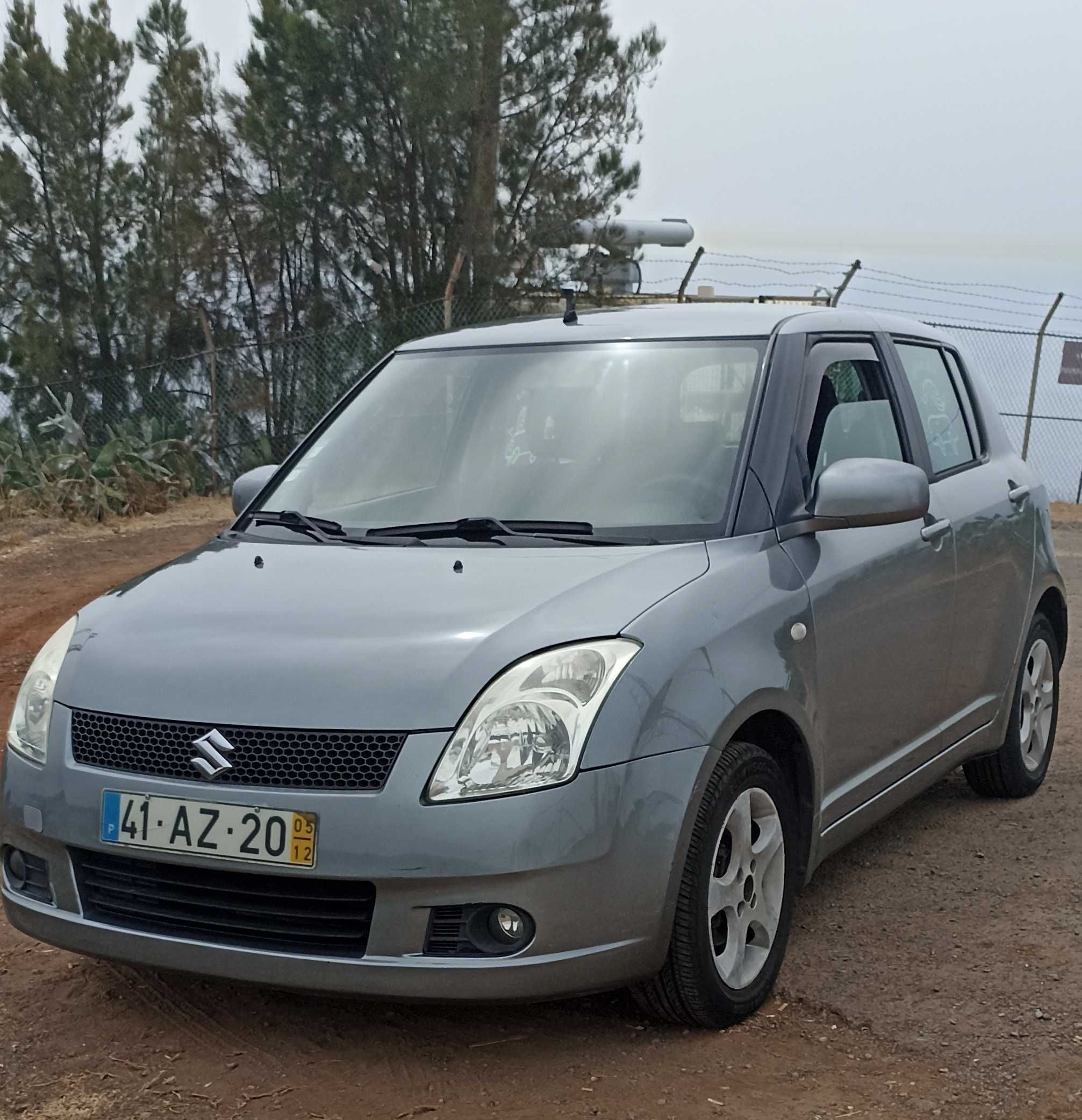 Vende-se Suzuki Swift 2005, gasolina, motor 1.3, 200 000 km.