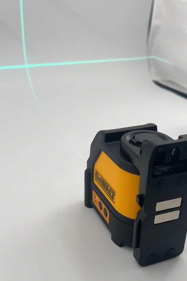 Laser krzyżowy DeWalt DW088