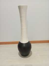 Vaso de cerâmica grande moderno