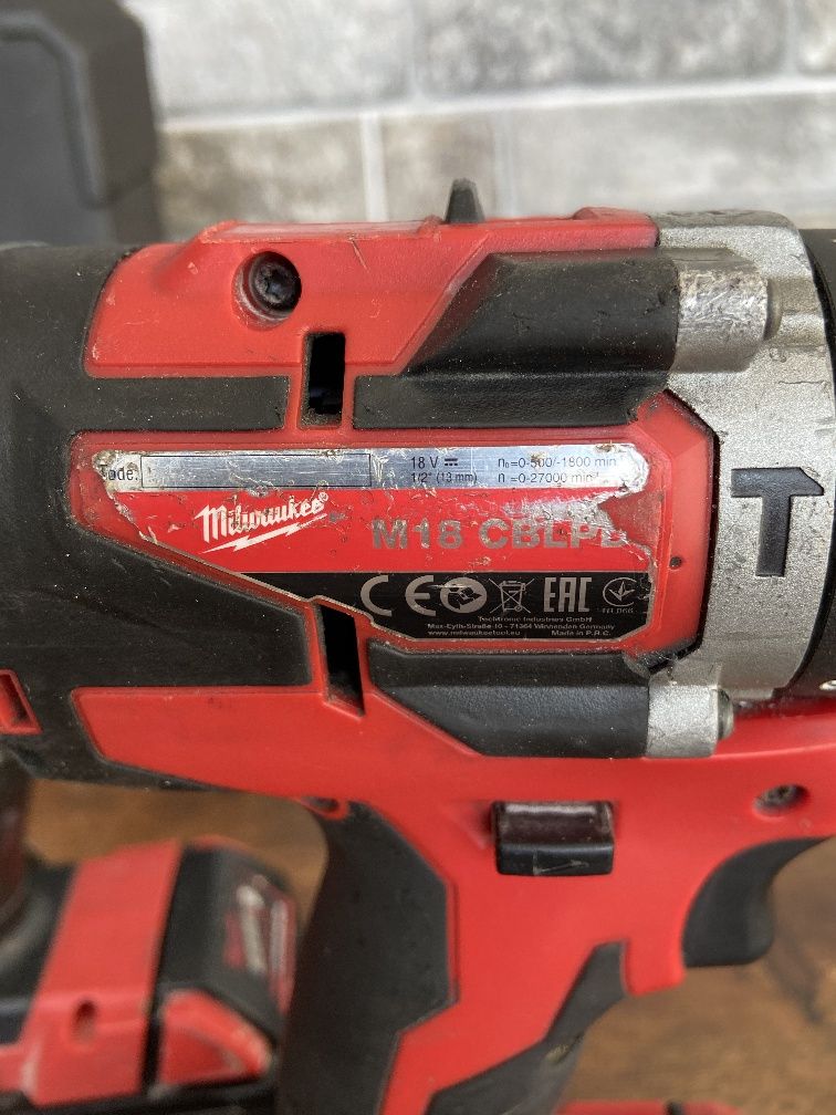 Набір акумуляторний MILWAUKEE M18 CBLPP2A-402C (M18 CBLID/M18 АНГЛІЯ