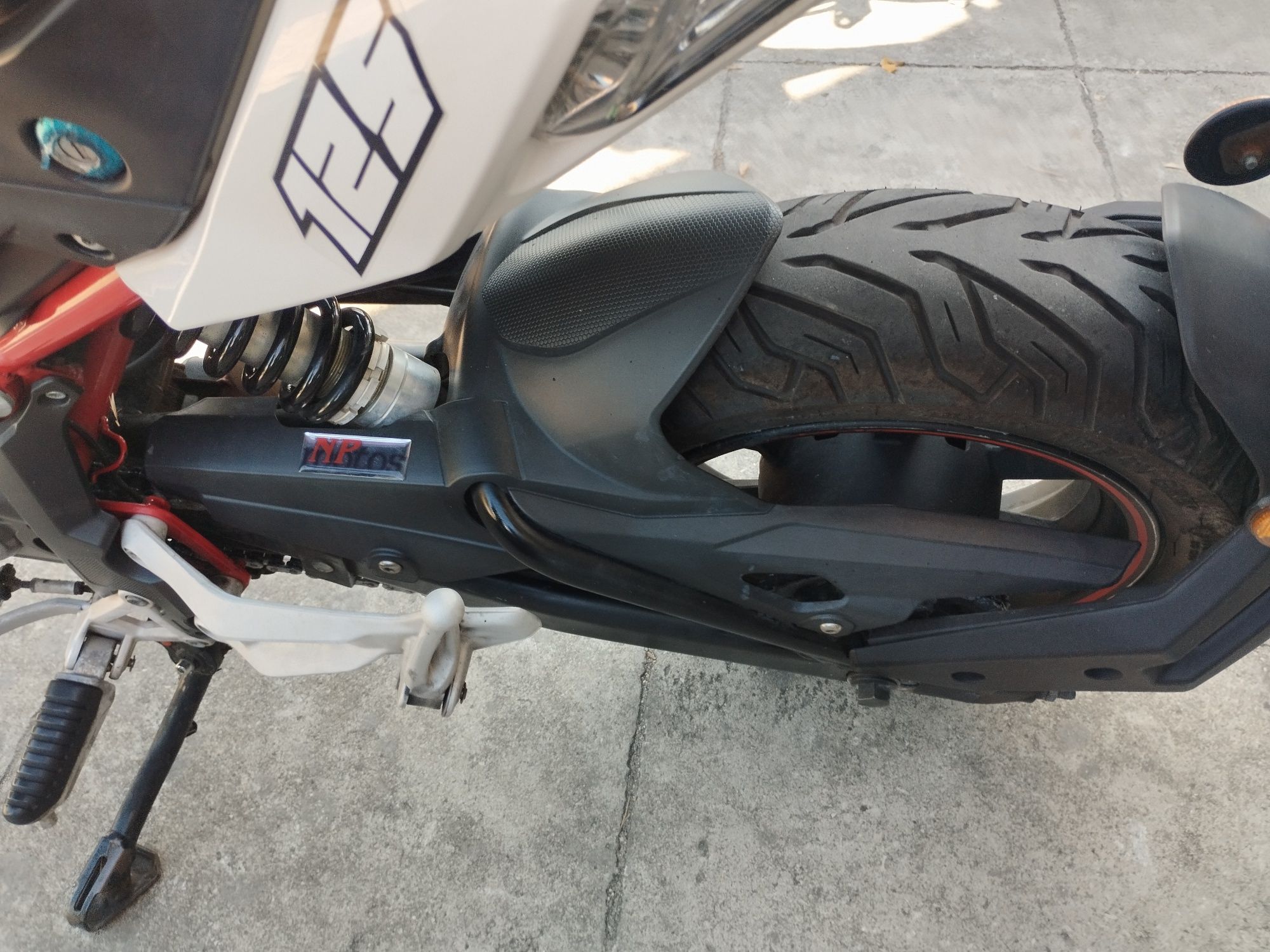 Benelli TNT 125 naked