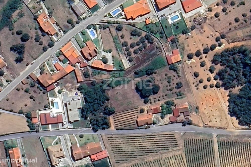 Terreno Urbano em Aguim com 2650m2