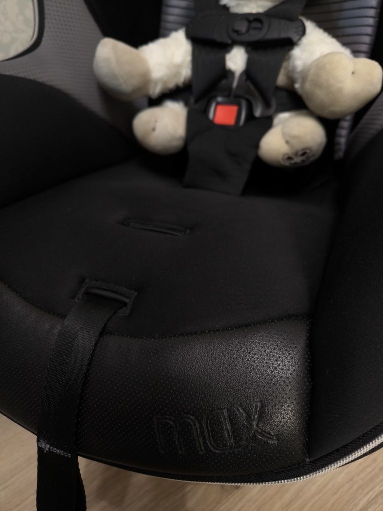 Автокрісло Chicco NextFit Zip Max Air, група 0+/1/2/3 вживане