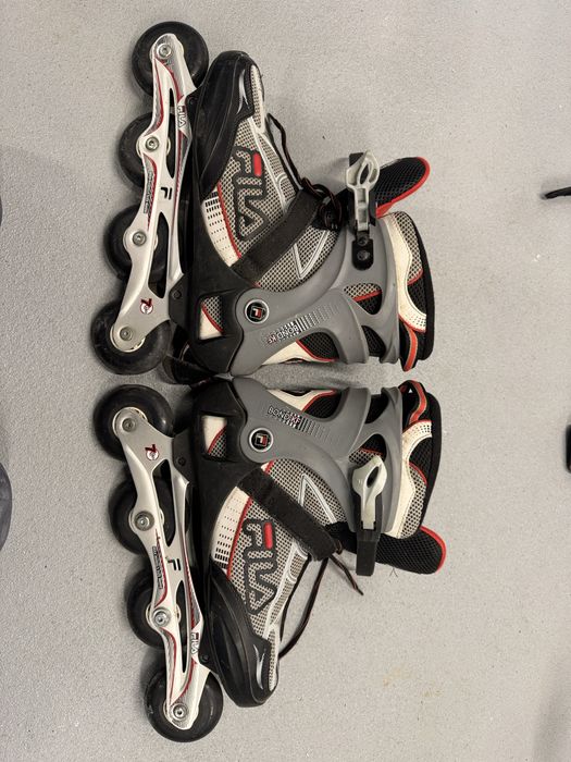 Rolki Fila rozmiar 45 z barszo dobrymi lozyskami i kulkami nowymi