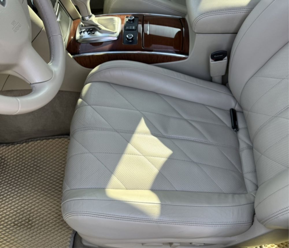 Infiniti QX70 2013