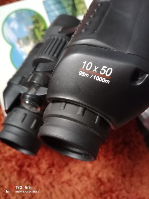 Binóculos novos ainda em caixa, tenho muitos,20€ cada um.