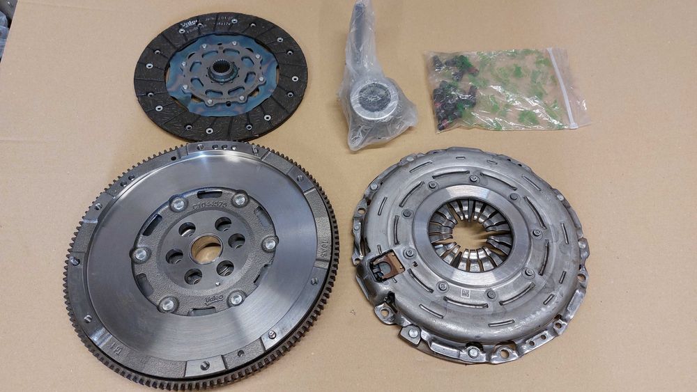 Sprzęgło Dwumasa VALEO 837397 VW Audi A3