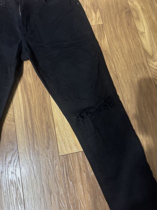 Spodnie męskie z dziurami