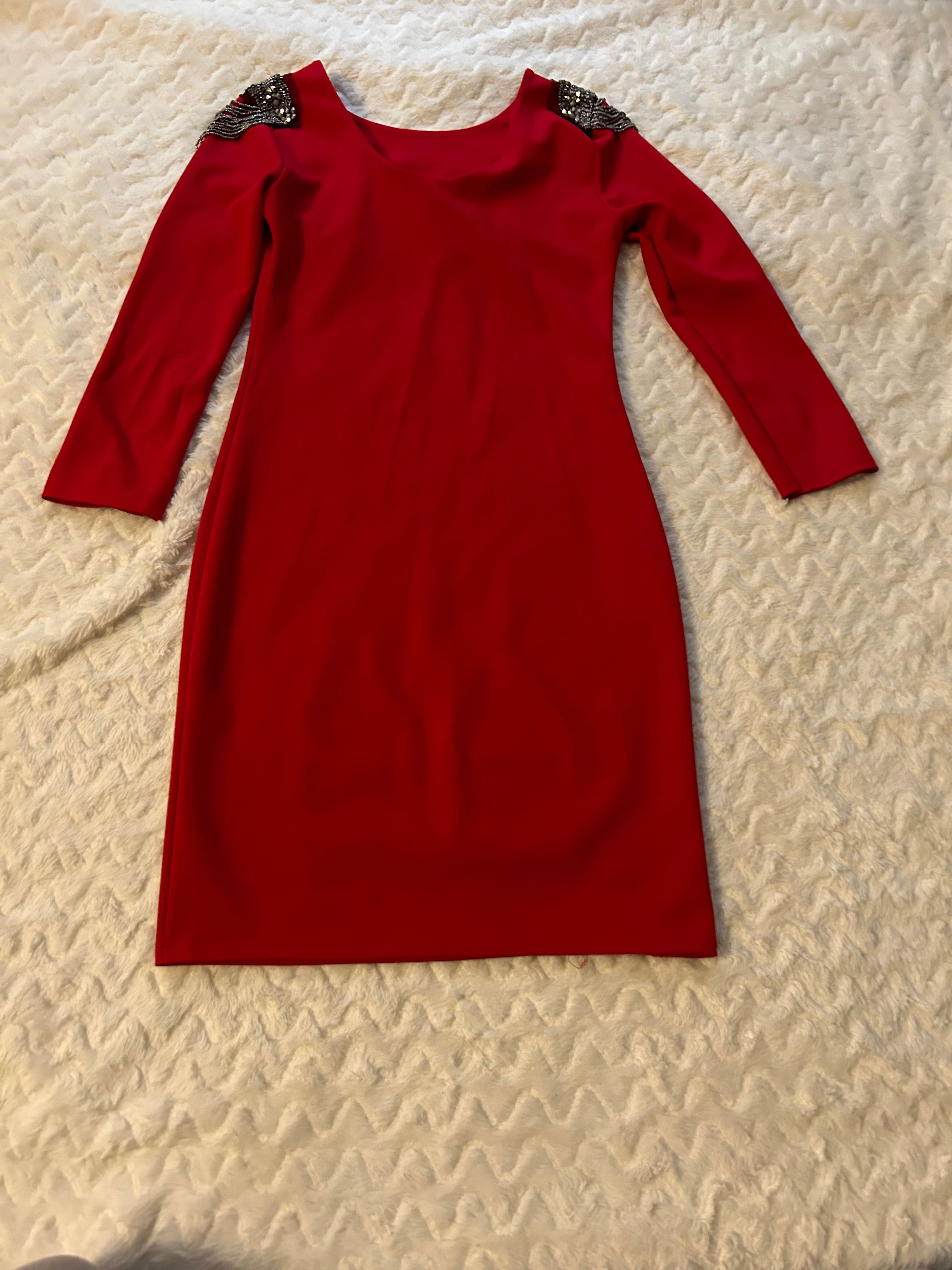 Czerwona krótka sukienka
