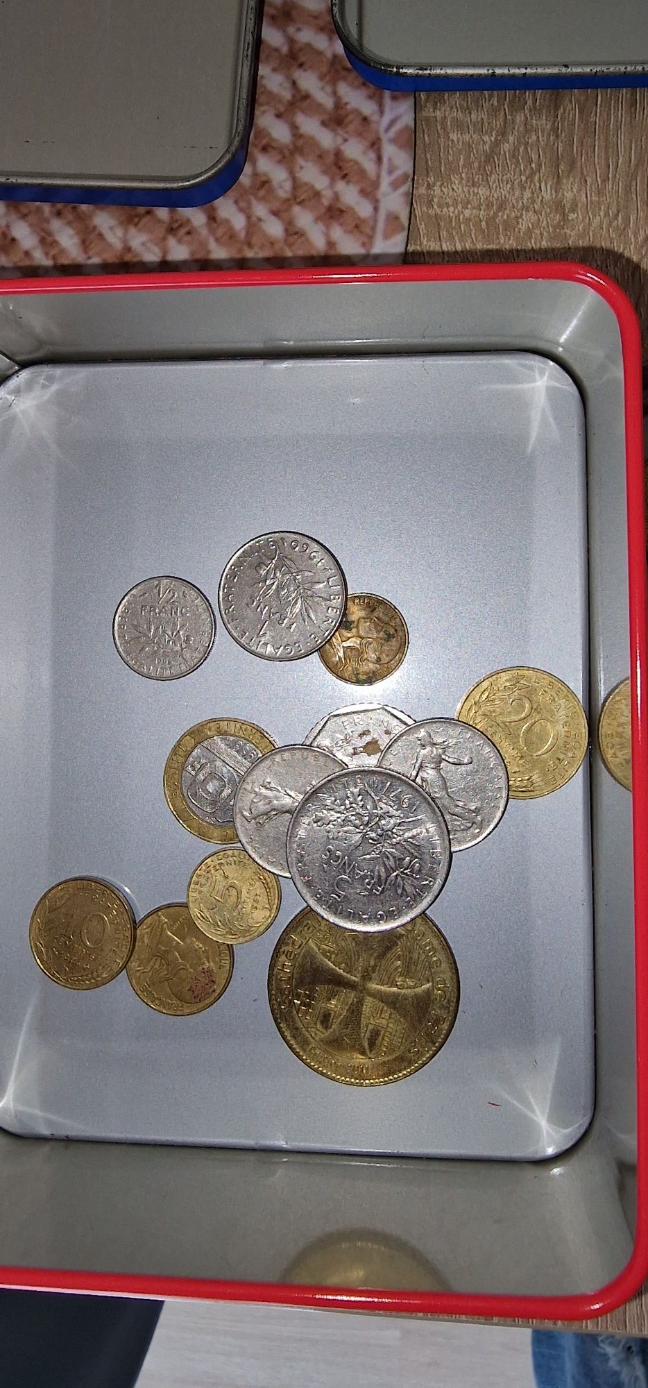 Moedas antigas escudos e outros
