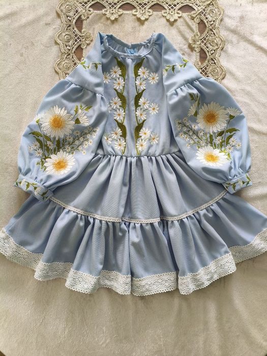 Вишиті сукні для дівчаток