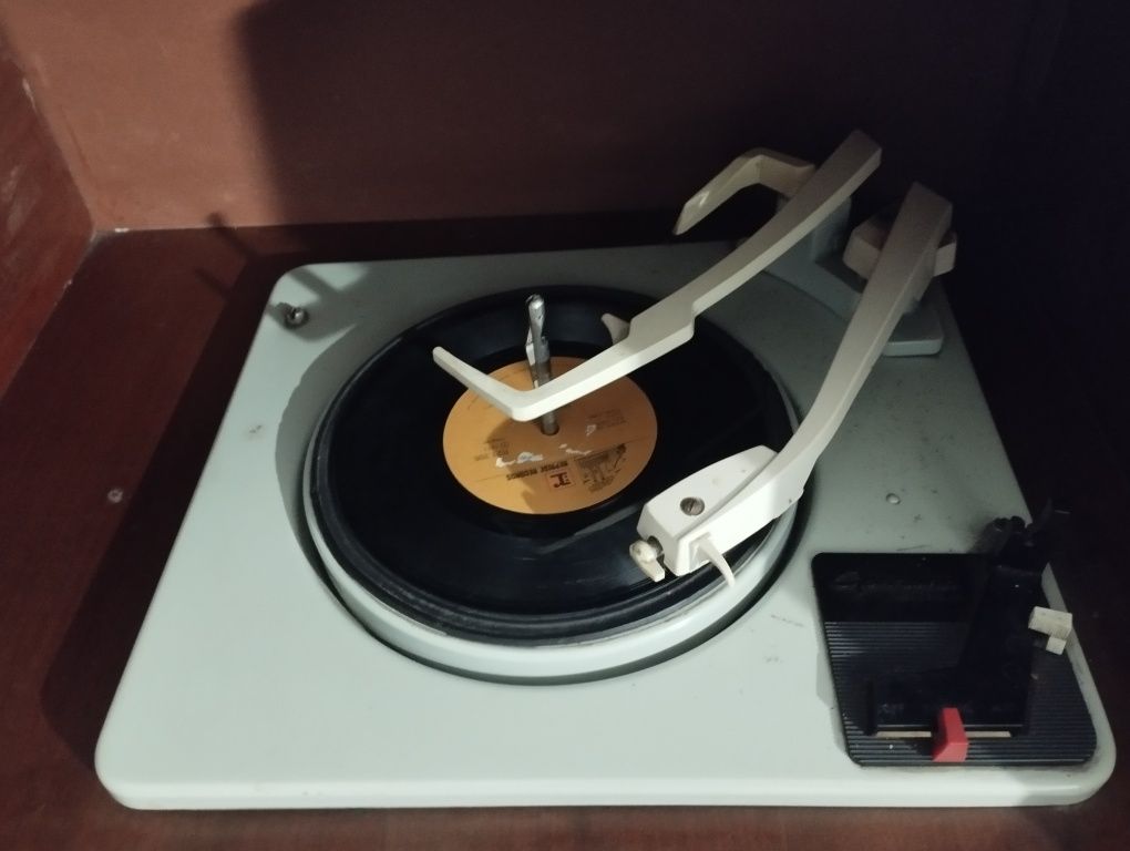 Radio a valvulas quase funcional