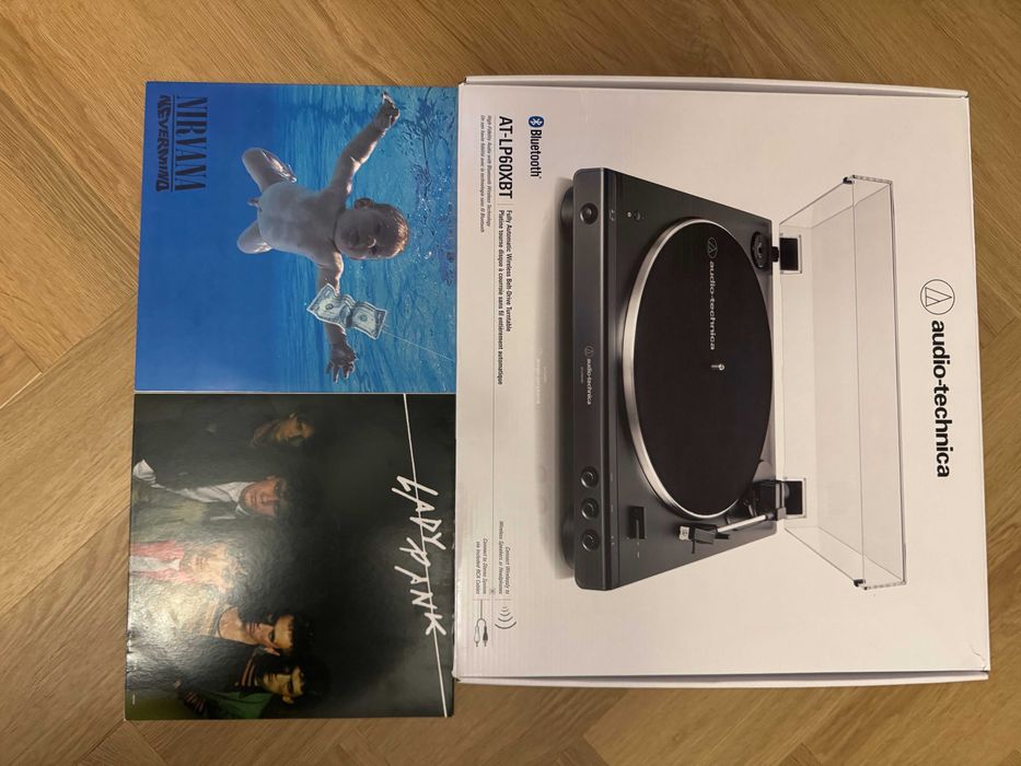 Gramofon AUDIO-TECHNICA AT-LP60XBT Czarny plus dwa winyle