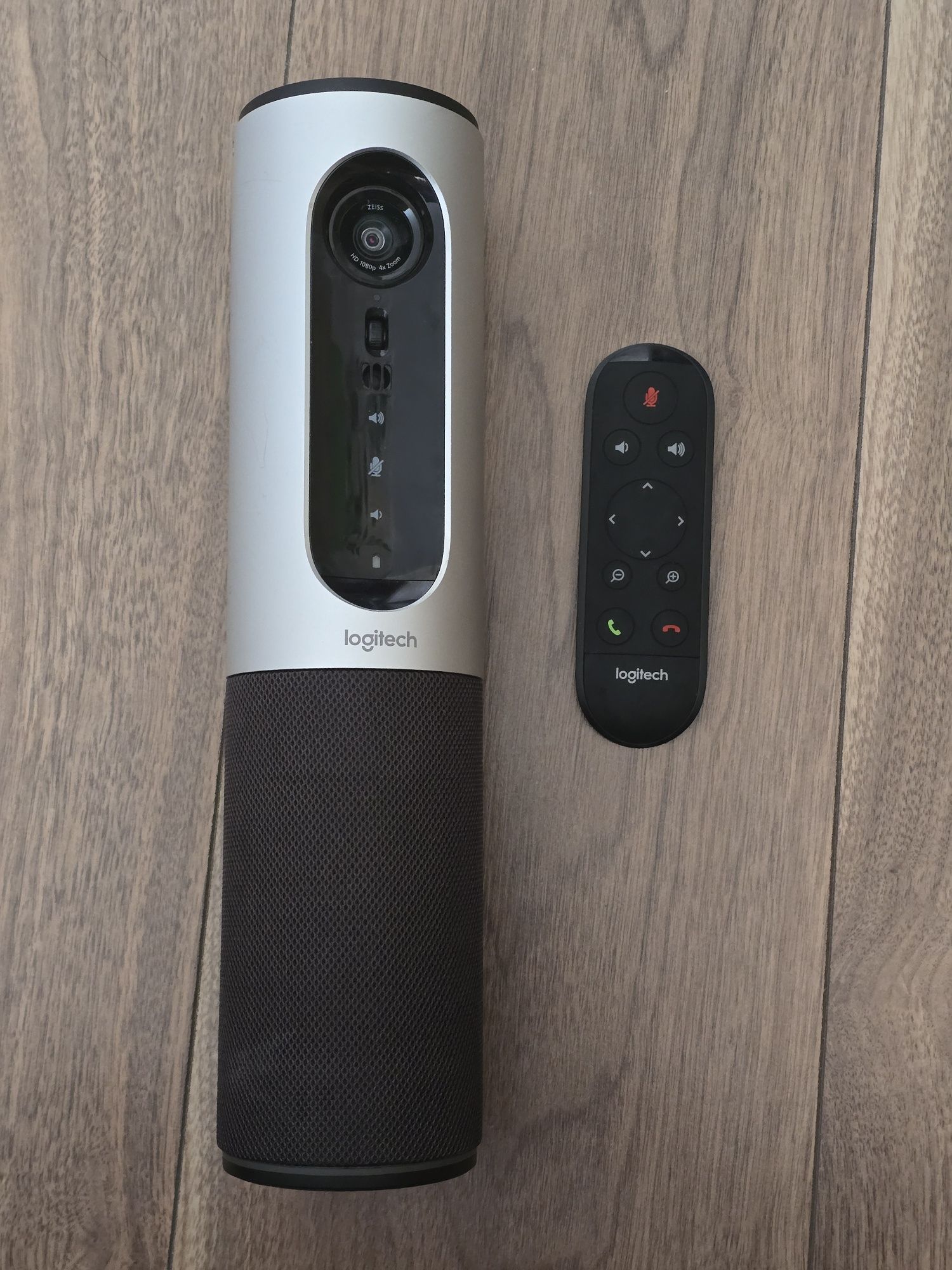 Система для відеоконференцій Logitech ConferenceCam Connect.