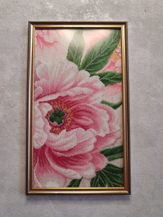 Картина бісером "Пишна краса"