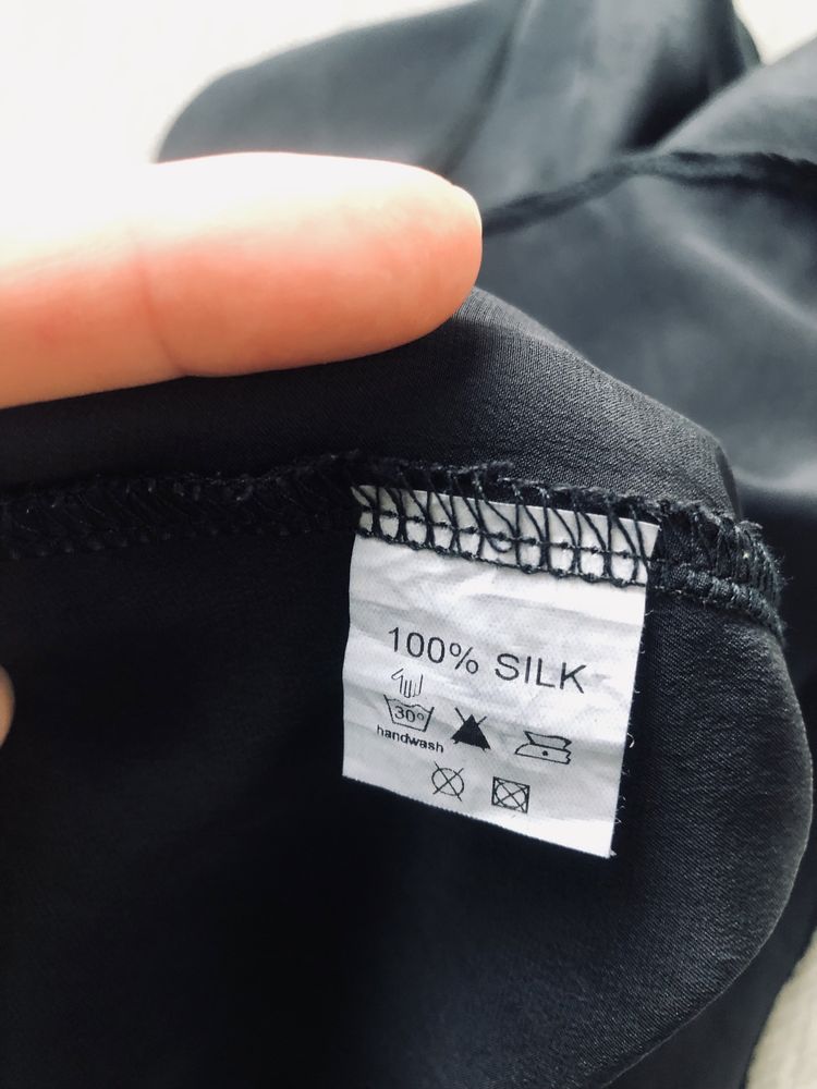 339. S/M Czarna jedwabna bluzka Monica Nera. Luźny krój