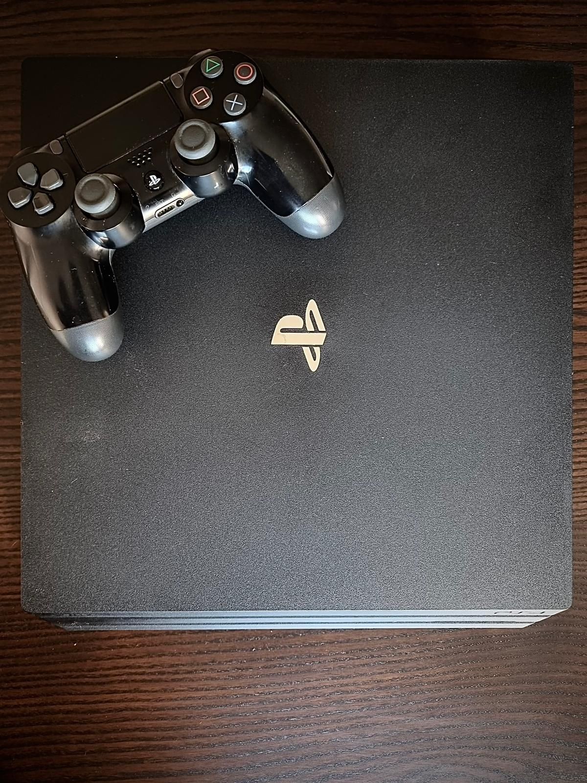 PLAYSTATION 4 PRO 1TB

Muito bem preservada, nunca foi aberta, sempr