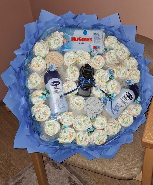 Торт, Букет  подарунок з памперсів ,солодощів