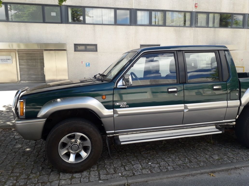 Cabine mitsubishi  l200 k34 em bom estado