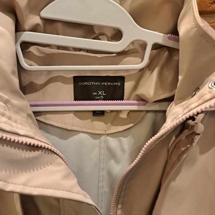 Płaszczyk damski przeciwdeszczowy