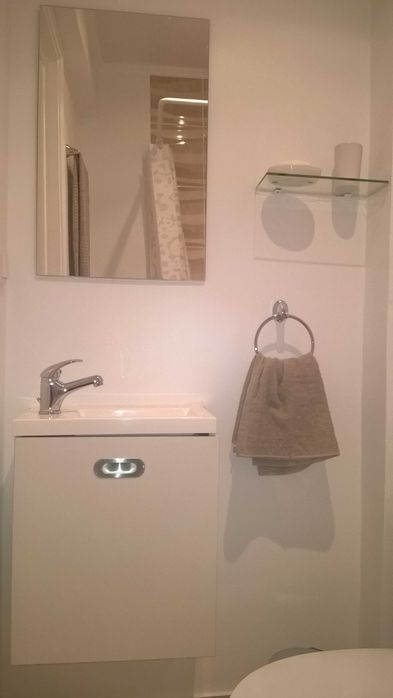 Quarto com WC Privativo (Falagueira - Metro Linha Azul)