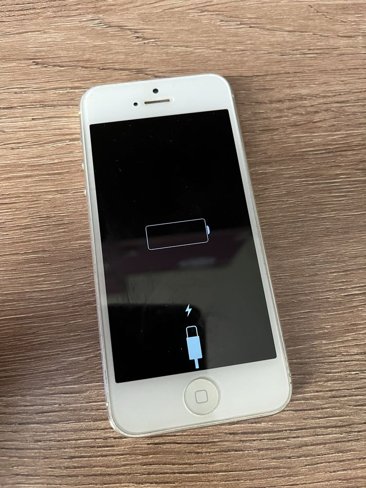 Продам Iphone 5 на запчастини