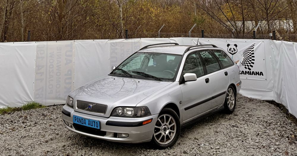 Volvo V40 1.9D ~ Lift ~ 2004 ~ Klima ~ Alufelgi ~ Hak ~ Zadbane