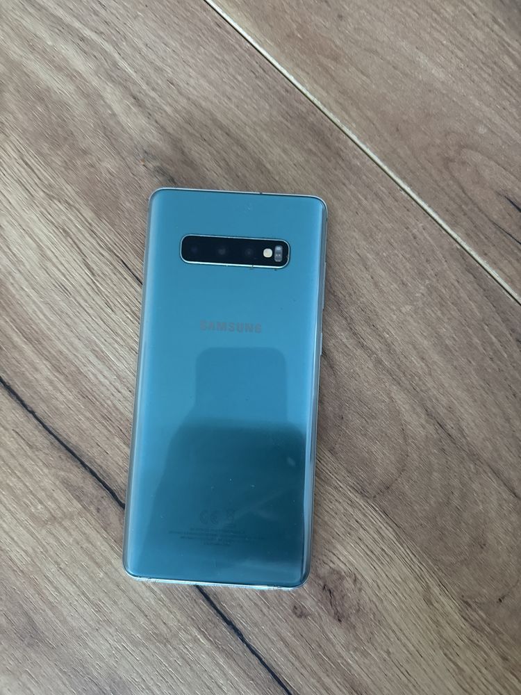 Samsung S10+ dziala/uszkodzony