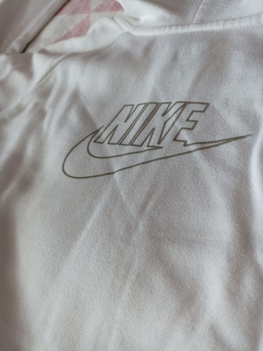 Biała bluza Nike