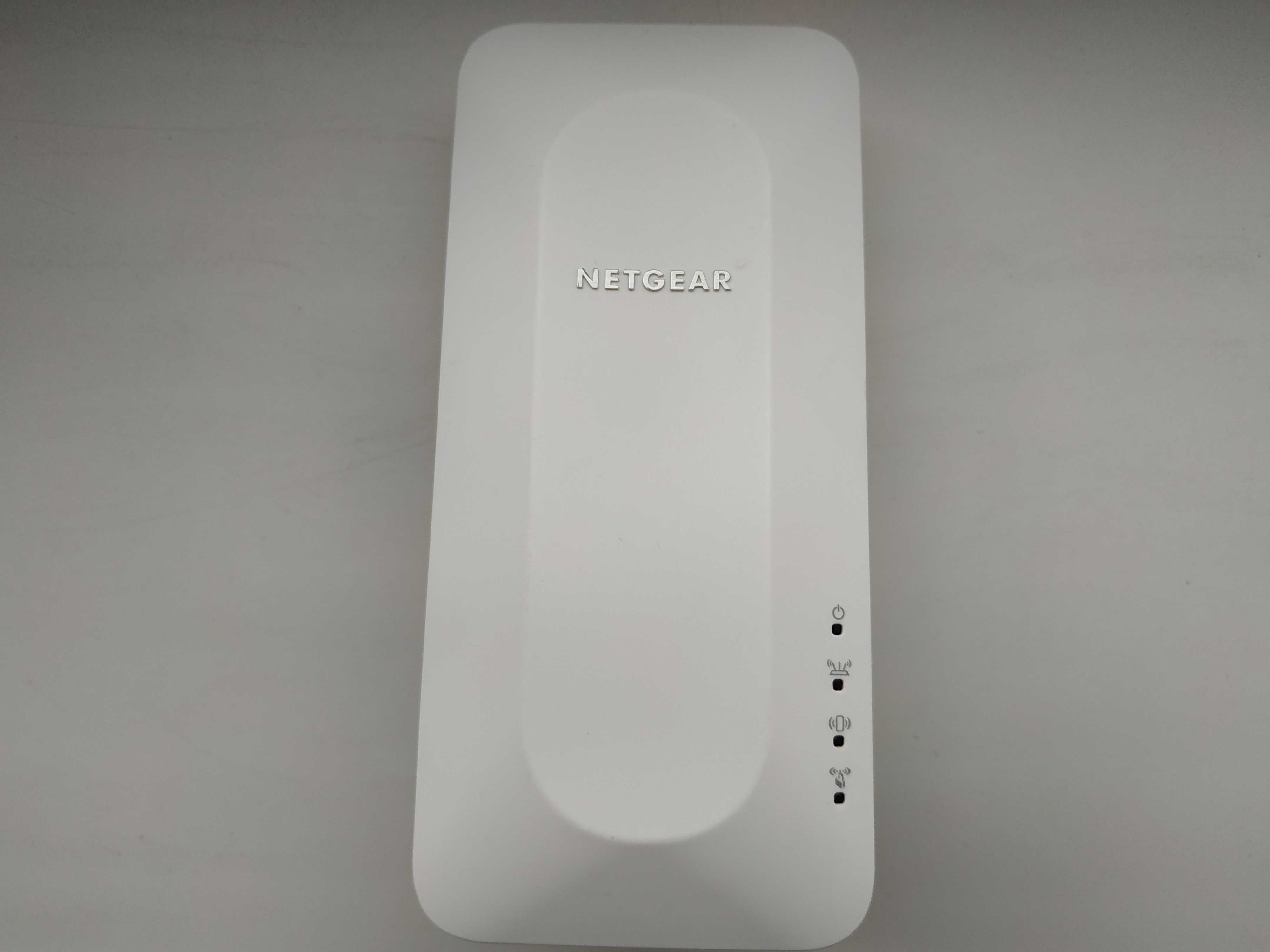 Роутер Ретранслятор WiFi Netgear EAX15 AX1800