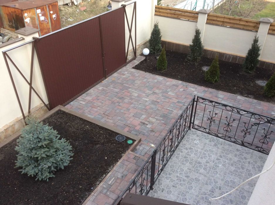 Продам 2 єт. дом 350 кв.м. в г.Вішгороде,микрорайон Дедовица