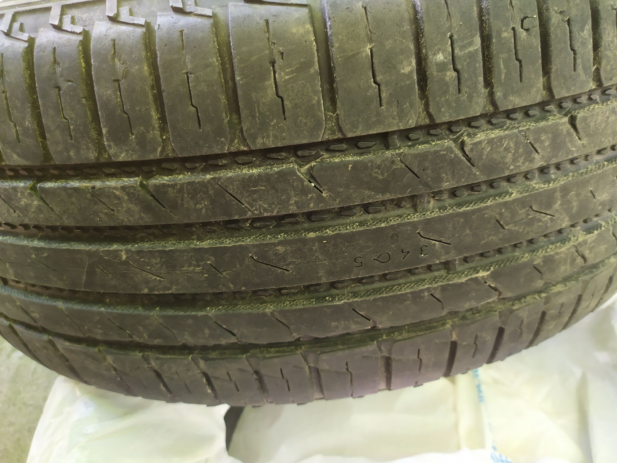 Продам летнюю резину Nokian 235 55 R18