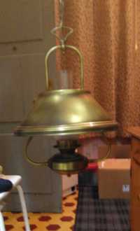 Lanterna de suspensão em latão oxidado com cúpula