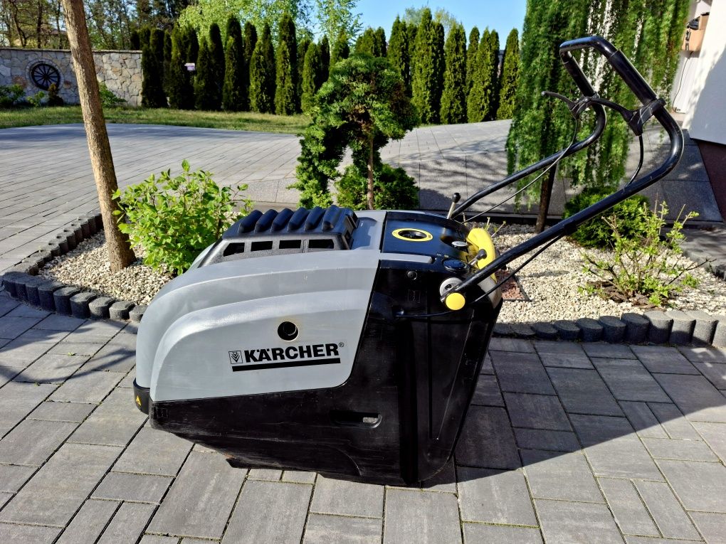 Zamiatarka spalinowa Karcher KM 75/40 W P Jubilee silnik Honda