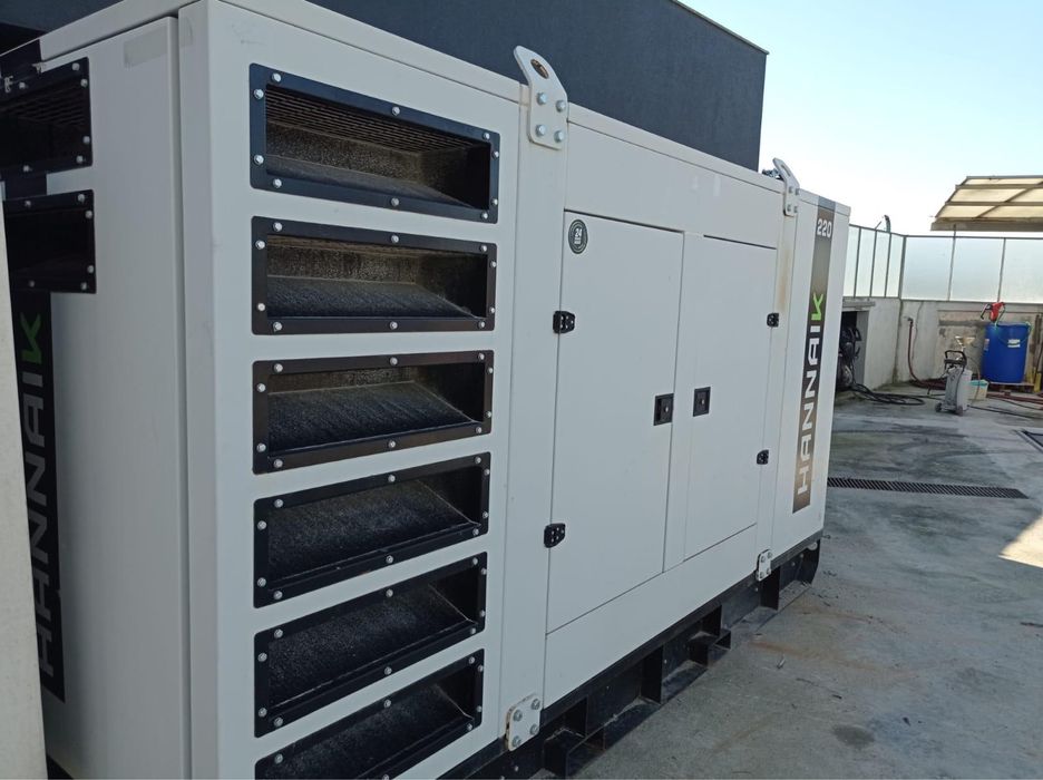 Gerador usado 277kVA de 2022