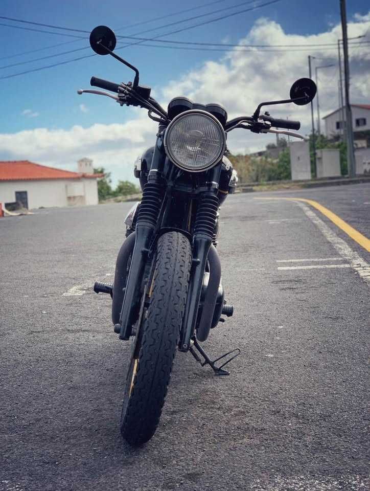 Kawasaki W800 – Clássica moderna impecável, com extras LSL e poucos km