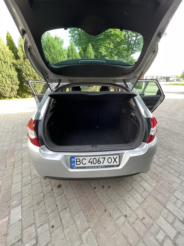 Автомобіль Citroen C4