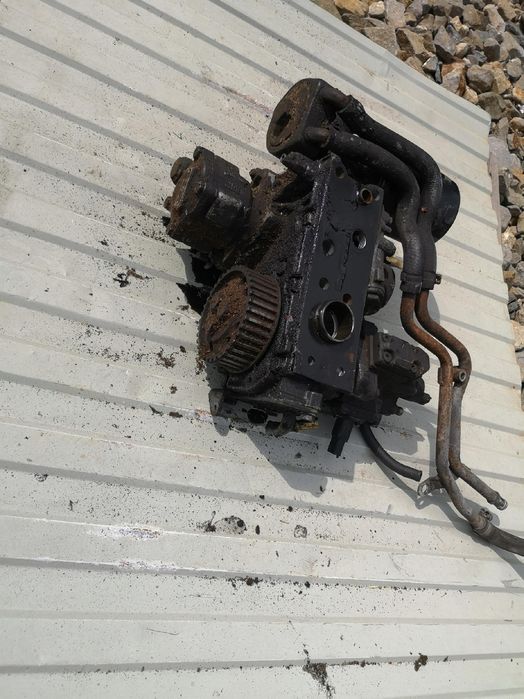 Stara pompa oleju do samochodu IVECO 2.8 JTD