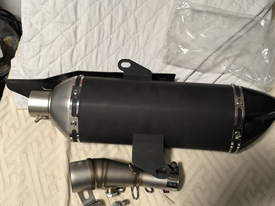 escape Akrapovič Slip-On Line (Titanium), um sistema de escape de alta