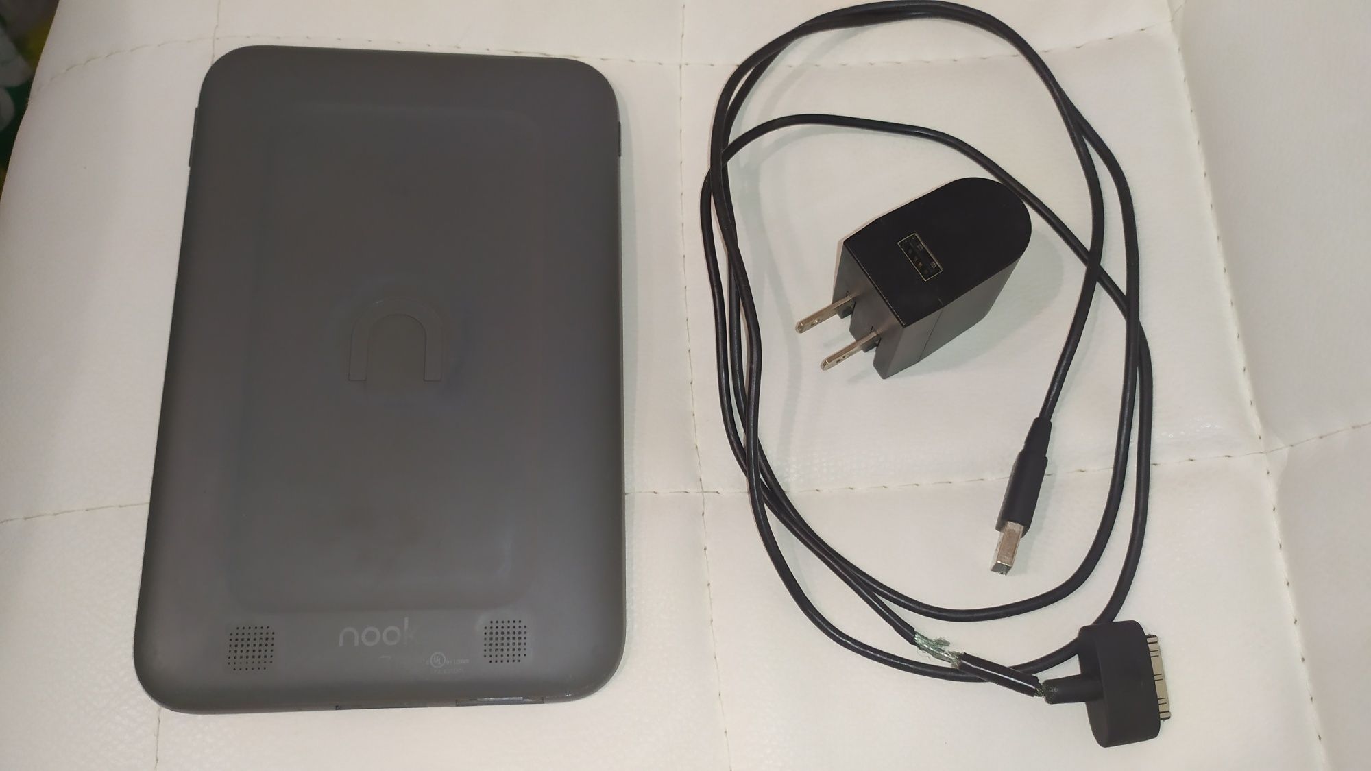 Планшет Barnes&Noble Nook HD 7" BNTV400A