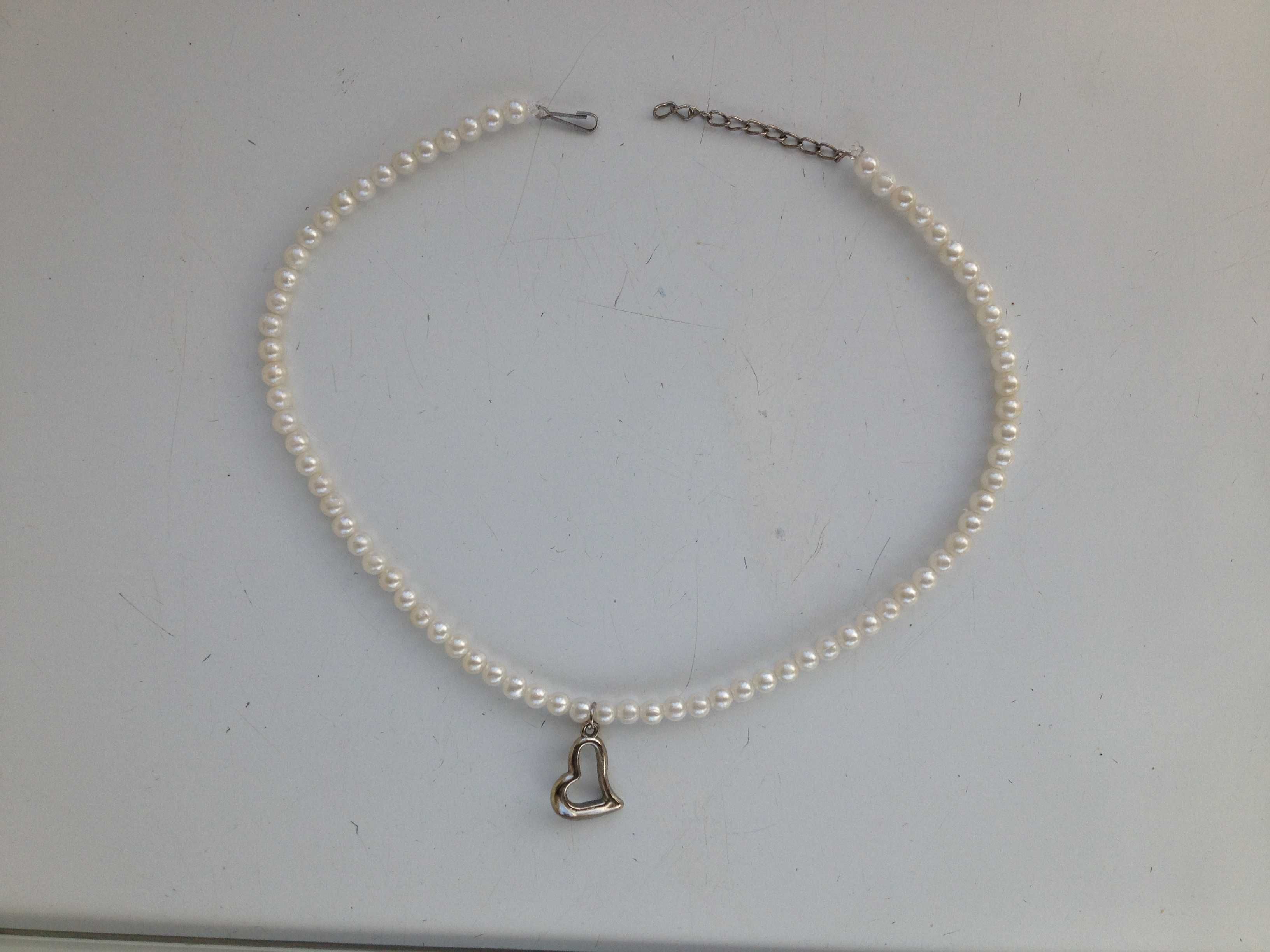 Naszyjnik choker serce DIY handmade tani perły perełki małe