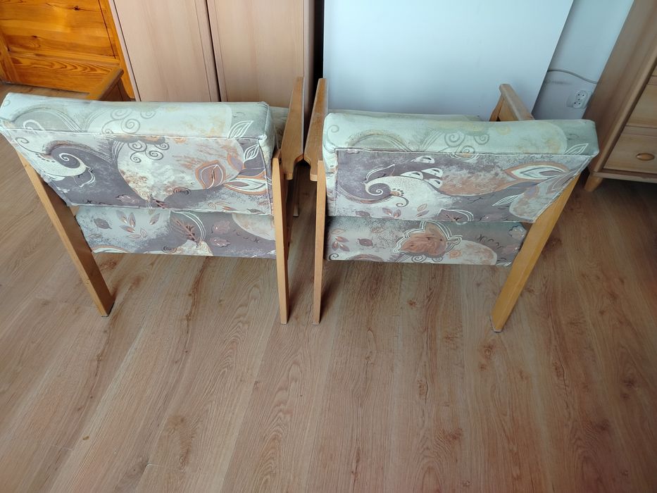 Sprzedam  dwa fotele solidne