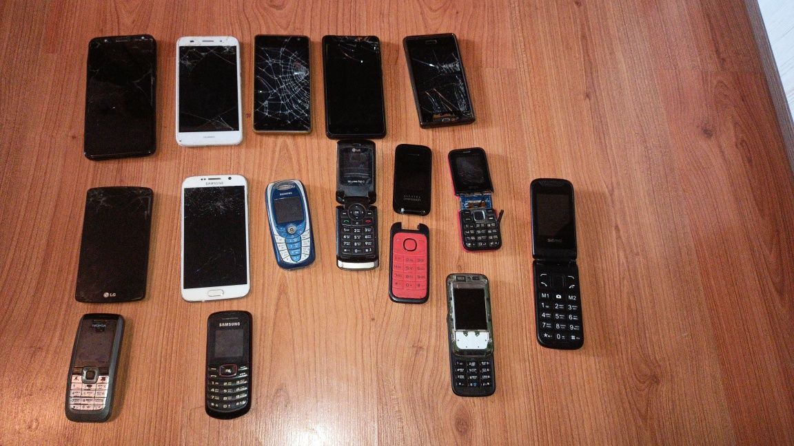 Телефони під ремонт и запчастини